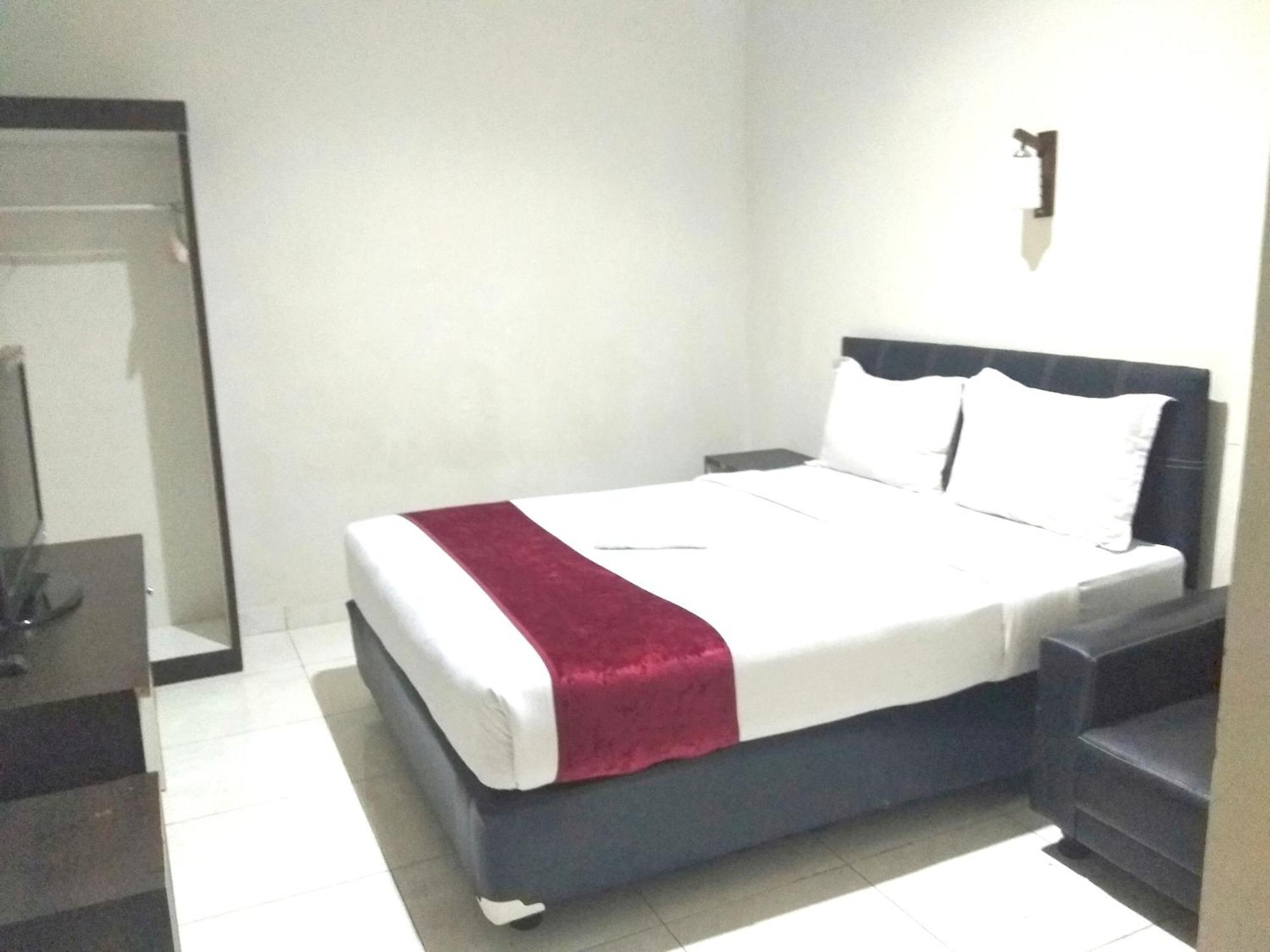 Oyo 2991 Satya 2* Makassar